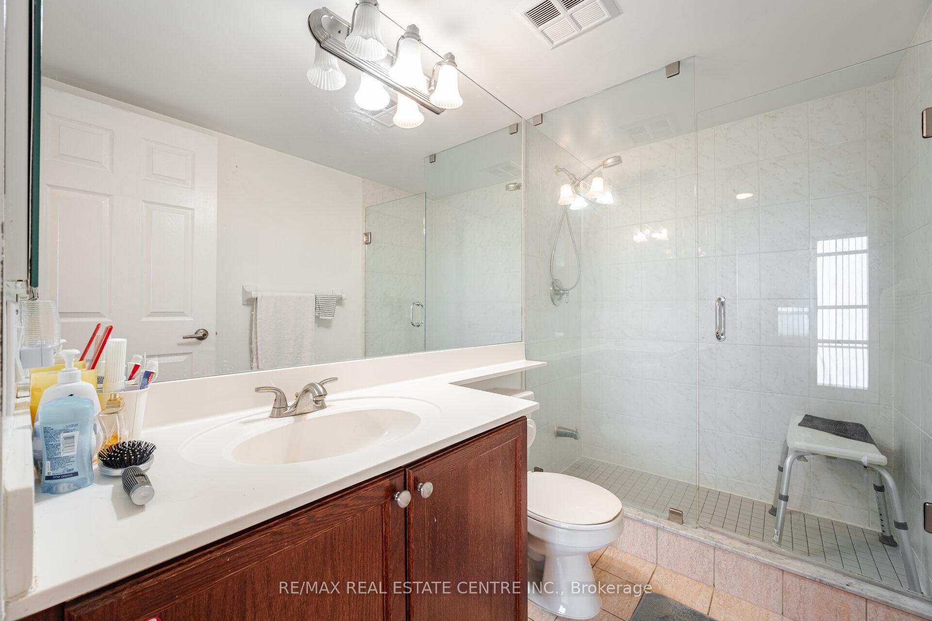 2 Bedrooms Condo at 710 Humberwood, Toronto For sale