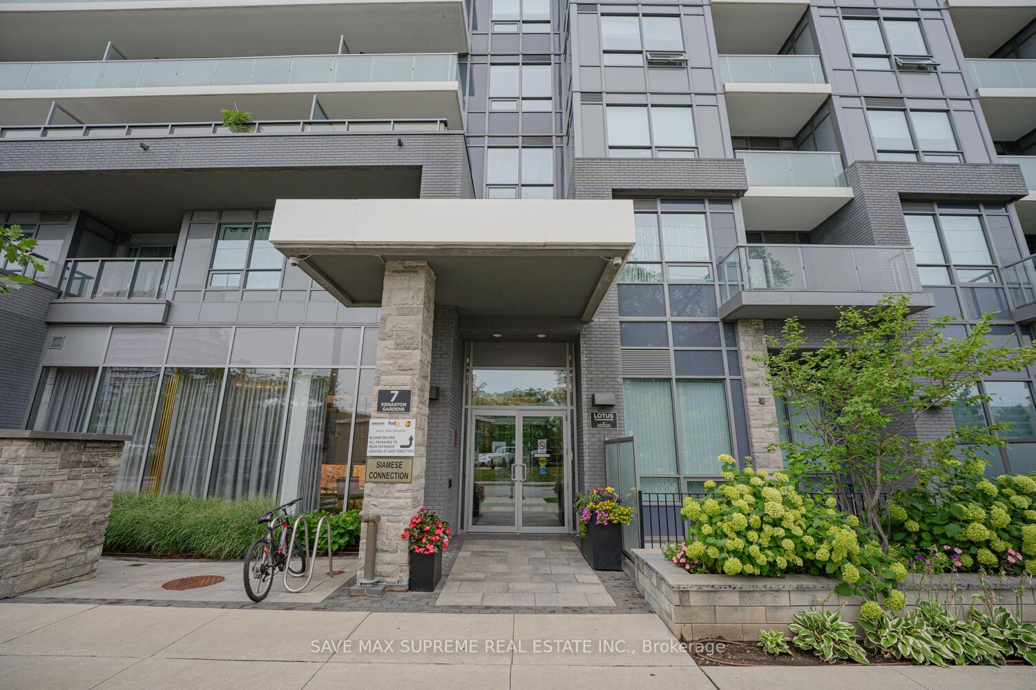 2 Bedrooms Condo at 7 Kenaston, Toronto For sale