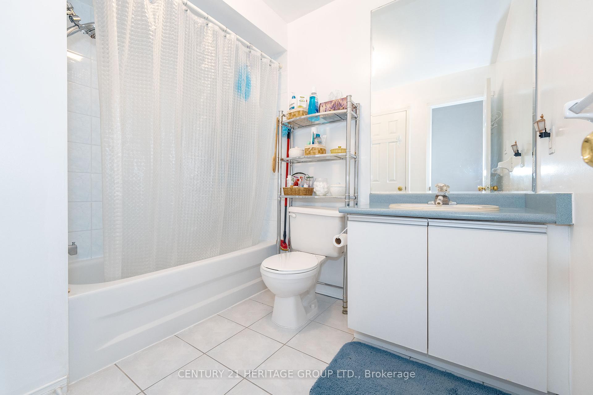 3 Bedrooms Condo at 124 Rory,  Toronto For sale