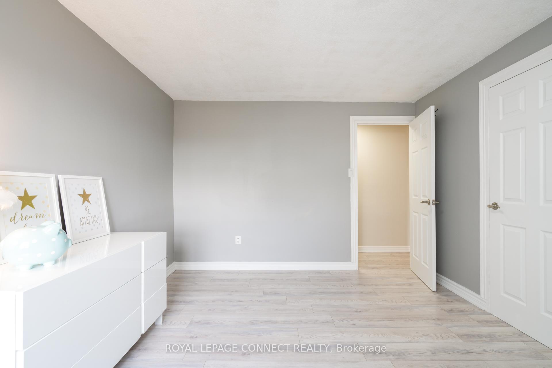 2 Bedrooms Condo at 270 Palmdale,  Toronto For sale