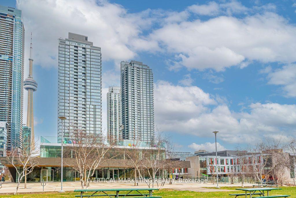 2 Bedrooms Condo at 11 Brunel, Toronto For sale