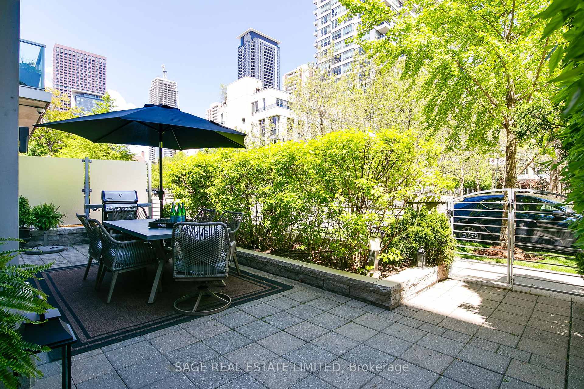 3 Bedrooms Condo at 120 Homewood, Toronto For sale