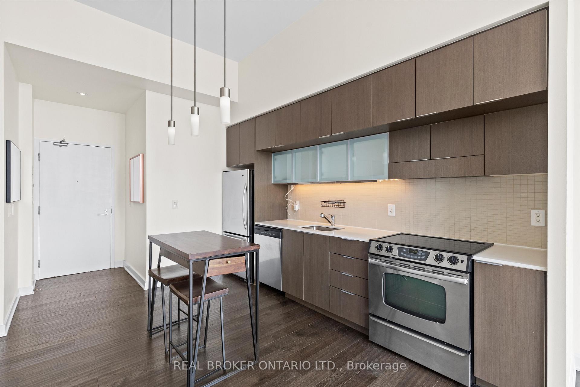 1 Bedroom Condo at 110 Charles, Toronto For sale