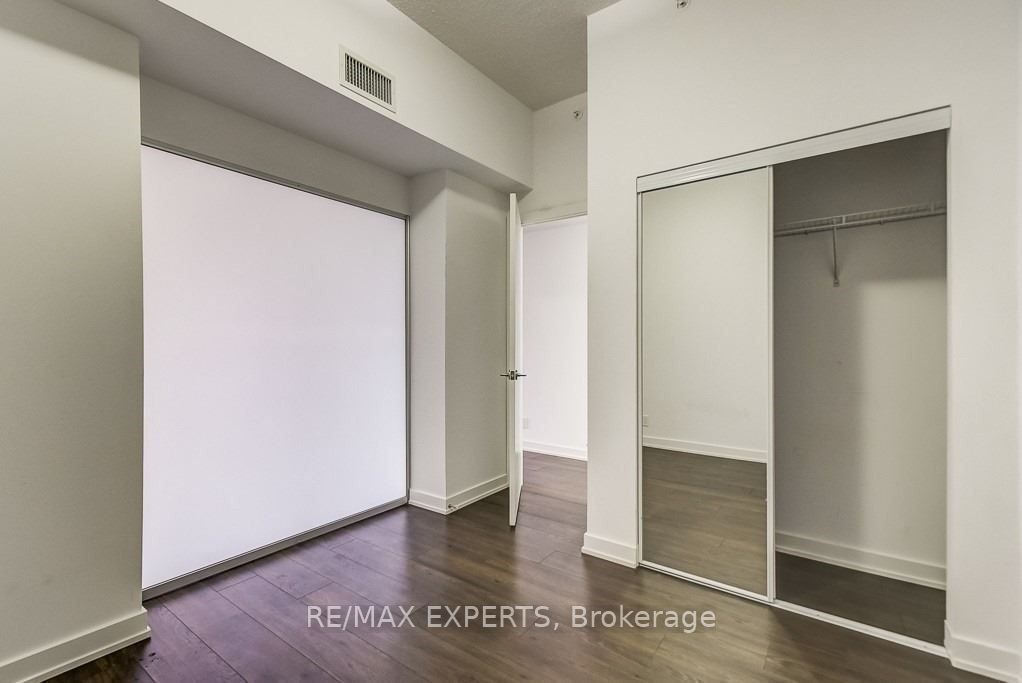2220 Lake Shore Boulevard W, #608