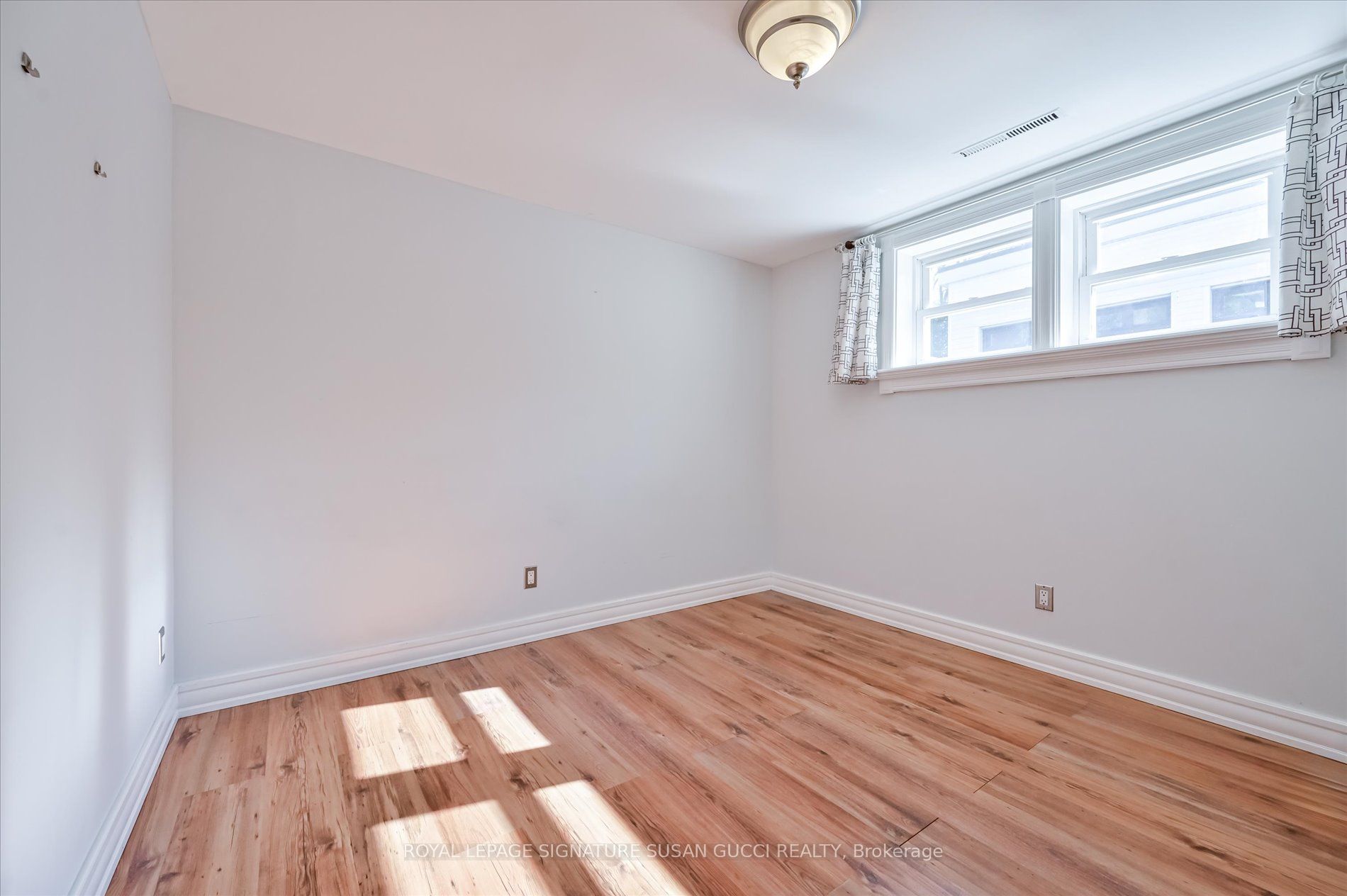 1006 Victoria Park Avenue