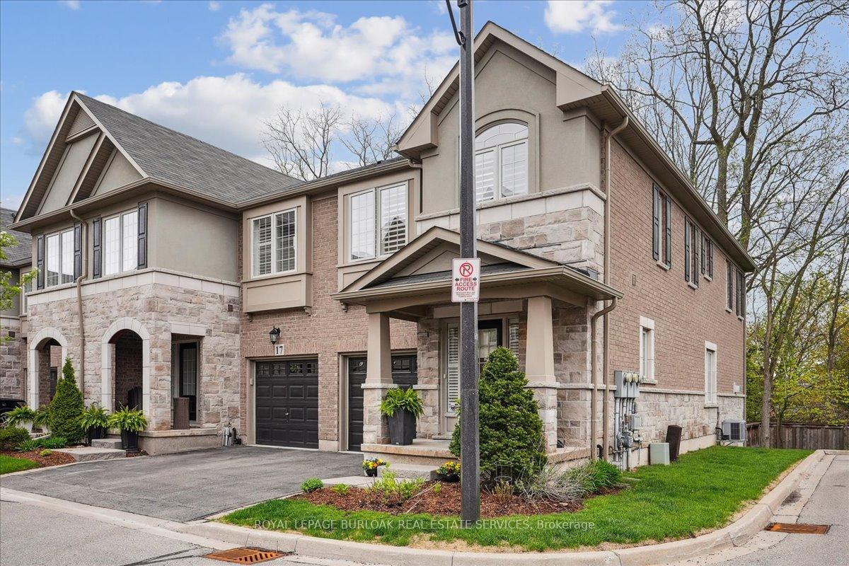 3 Bedrooms Condo at 2086 Ghent, Burlington For sale