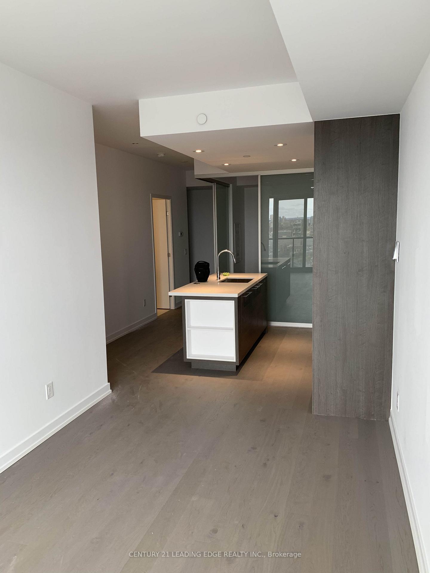 2 Bedrooms Condo at 488 University, Toronto For sale