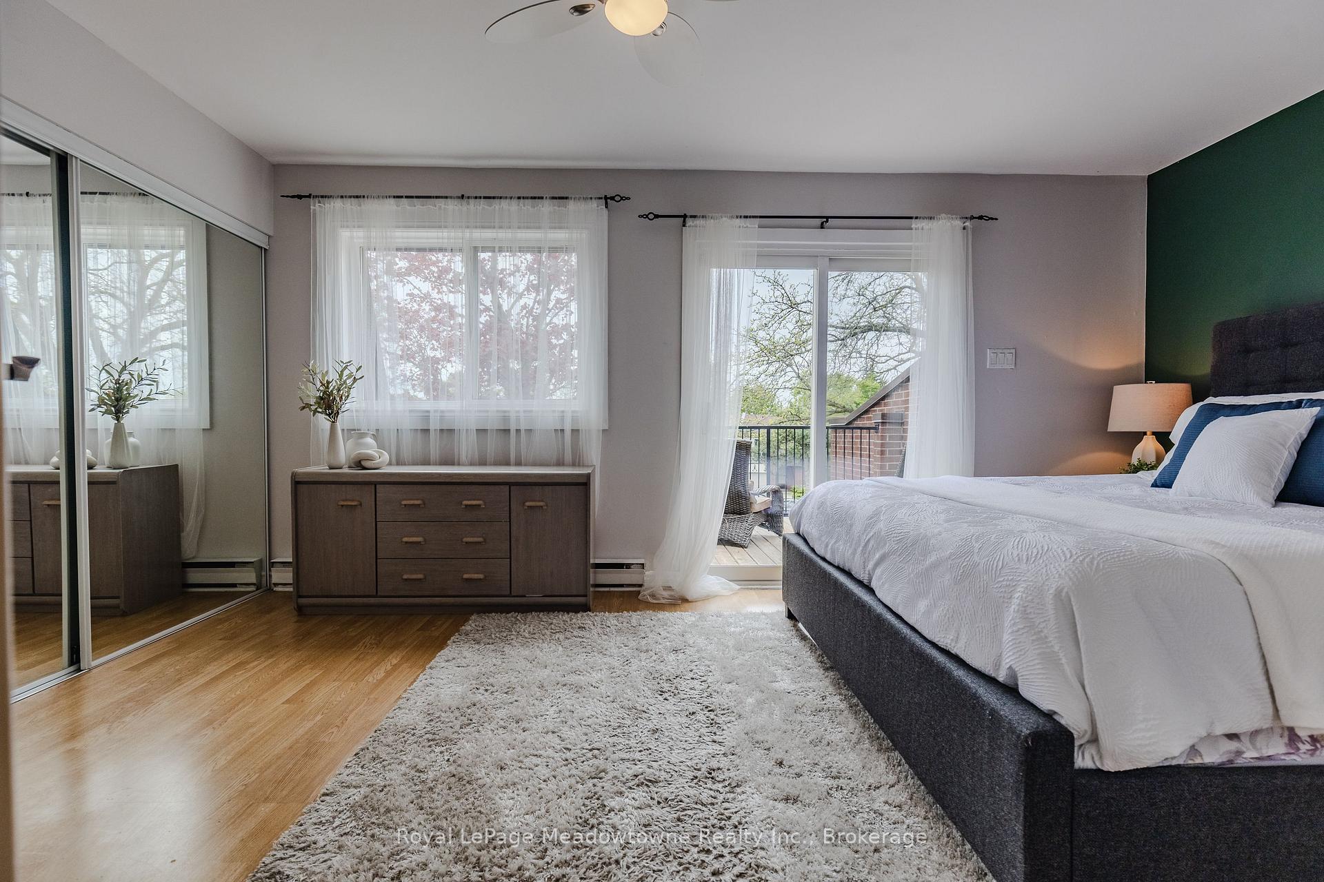 3 Bedrooms Condo at 6240 Montevideo, Mississauga For sale