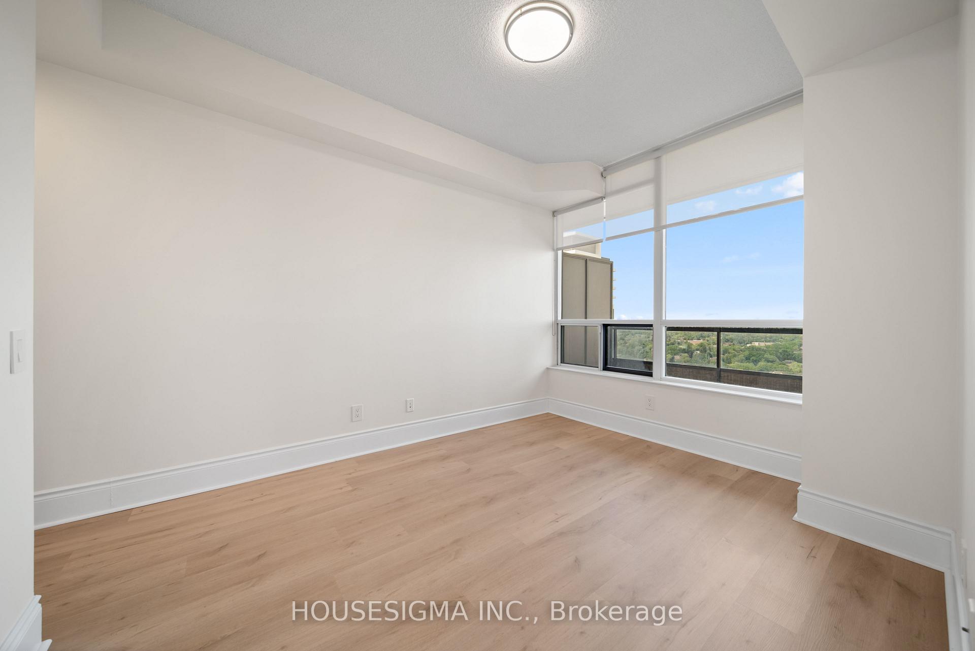 3 Bedrooms Condo at 5 Northtown, Toronto For sale