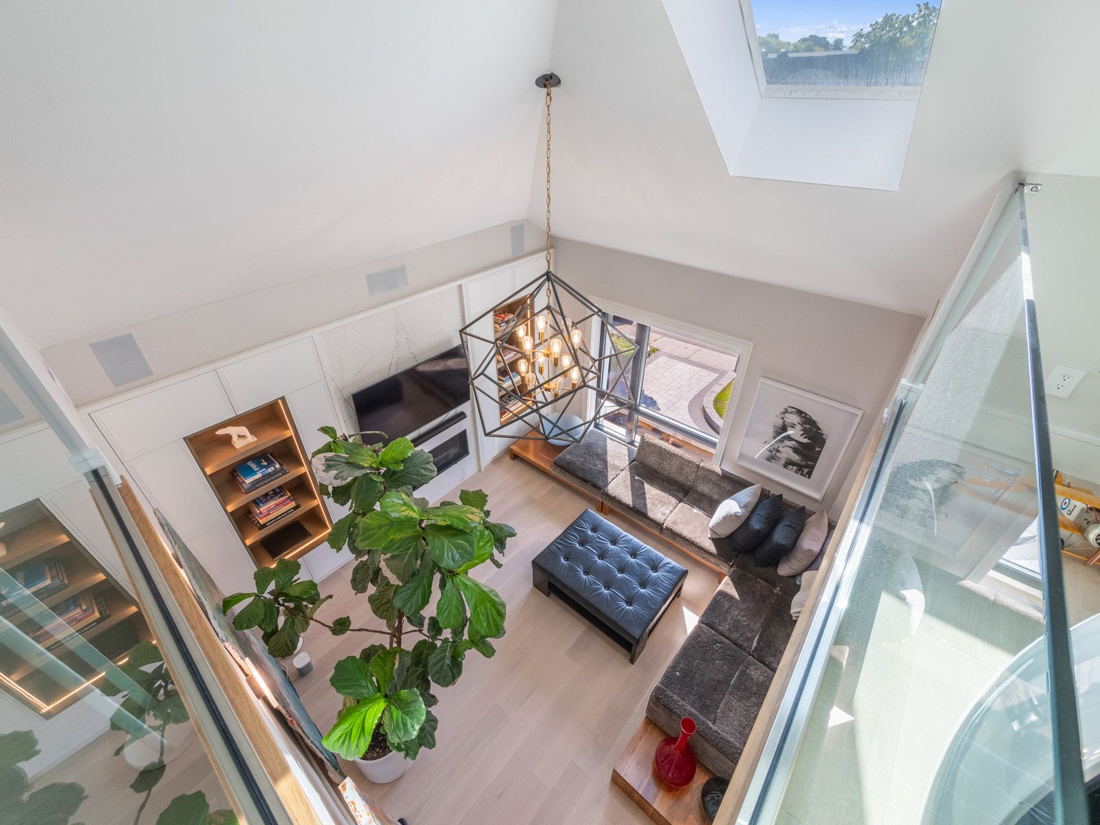 6 Hillholm Road