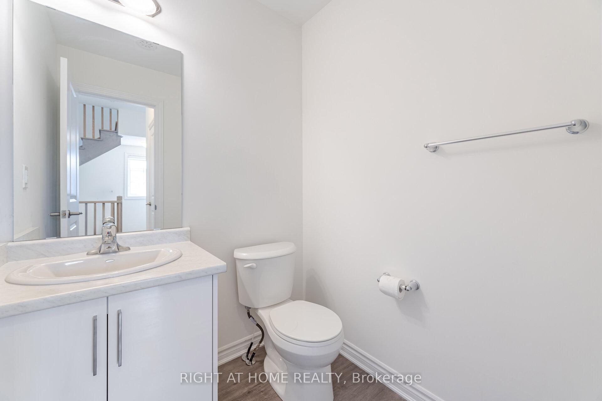 2 Bedrooms Condo at 305 Garner, Hamilton For sale