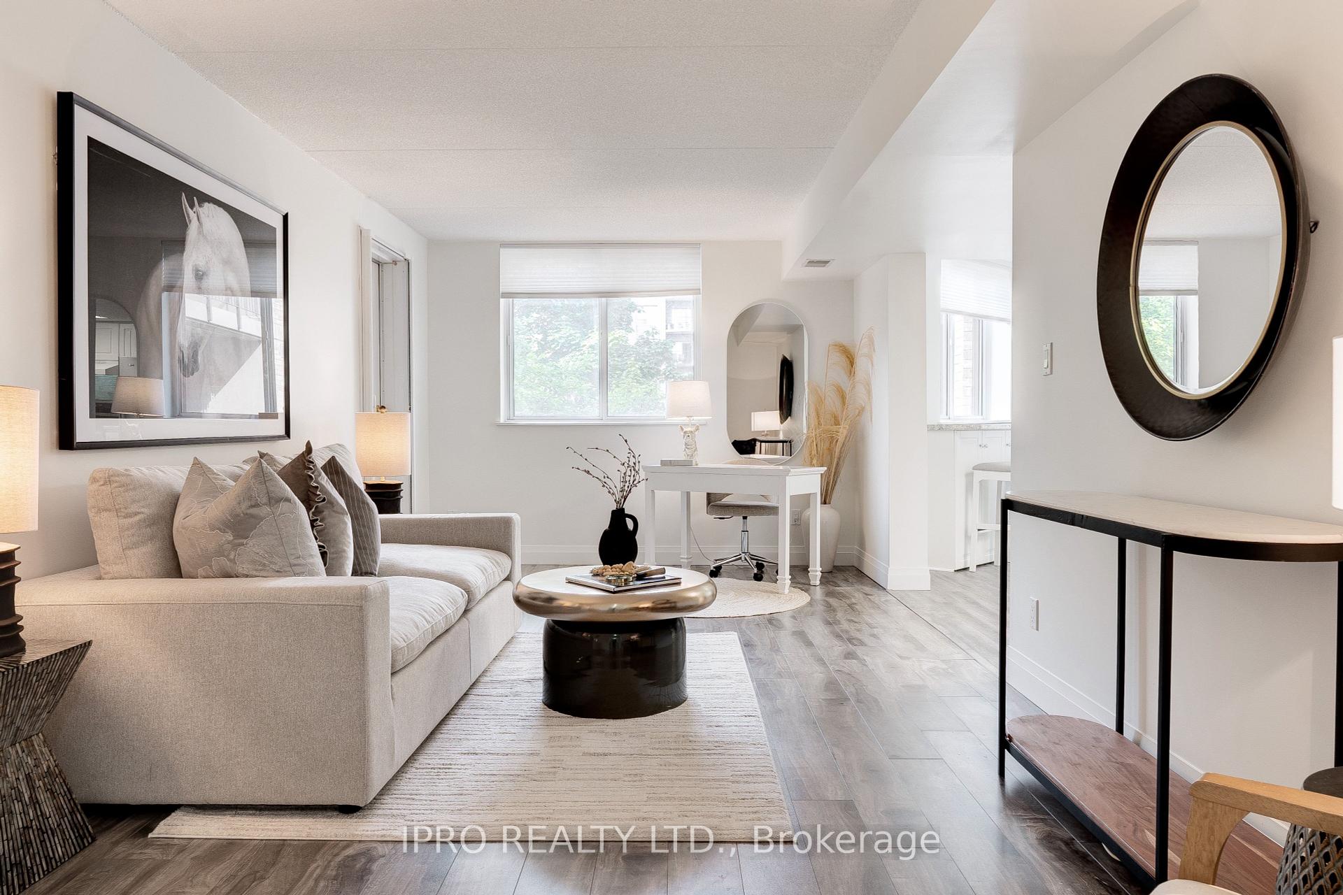 2 Bedrooms Condo at 3499 Upper Middle, Burlington For sale