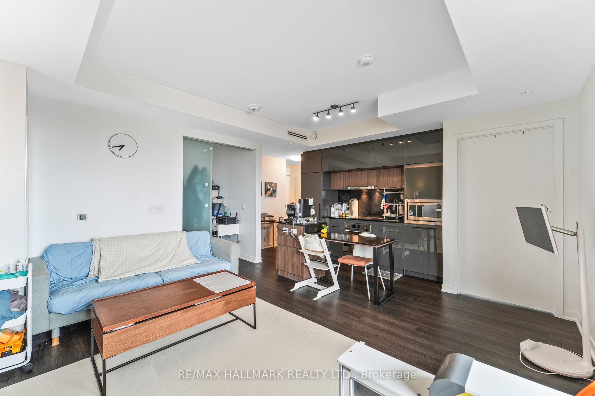 2 Bedrooms Condo at 185 Alberta, Toronto For sale