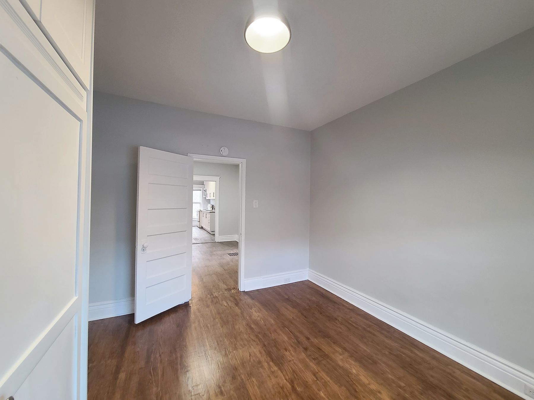 1450 Dundas Street E Main