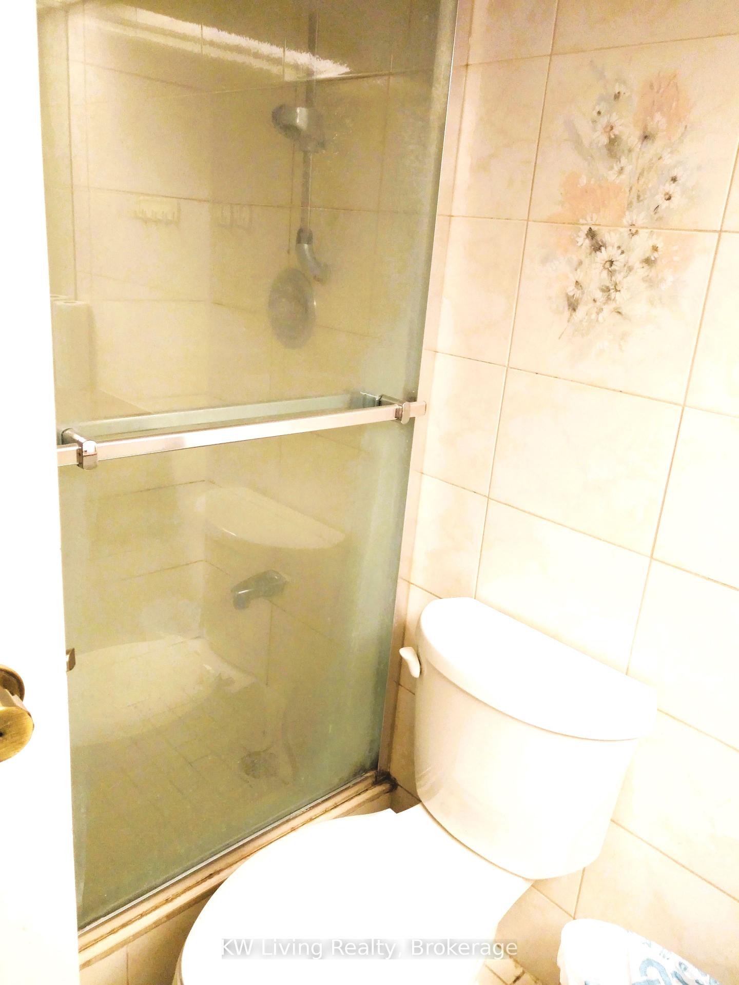 3 Bedrooms Condo at 10 Tangreen, Toronto For sale