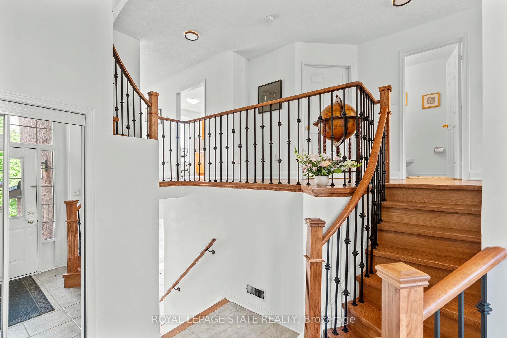 3 Bedrooms Condo at 5090 Fairview, Burlington For sale