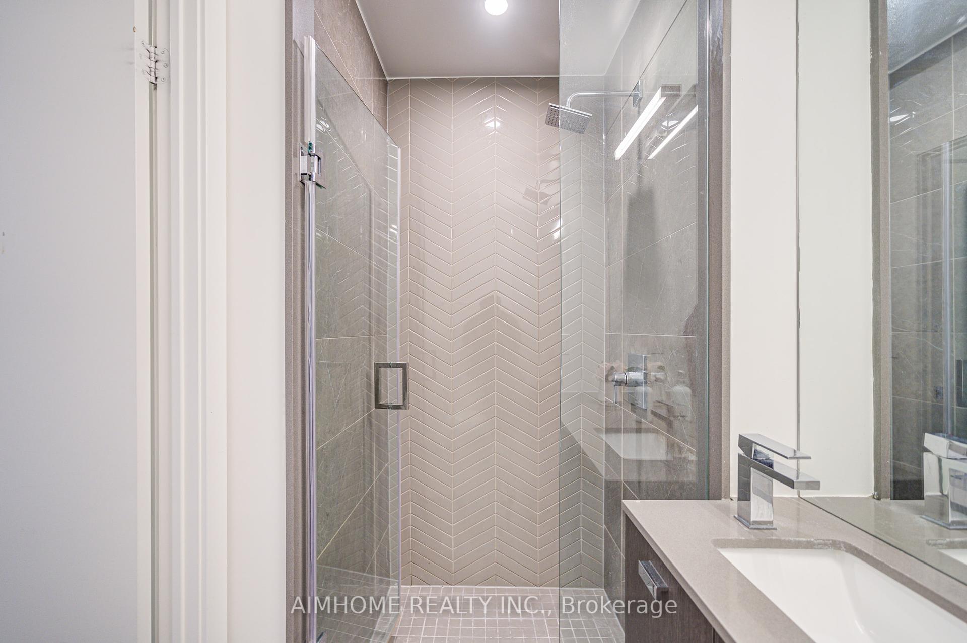 2 Bedrooms Condo at 10 De Boers, Toronto For sale
