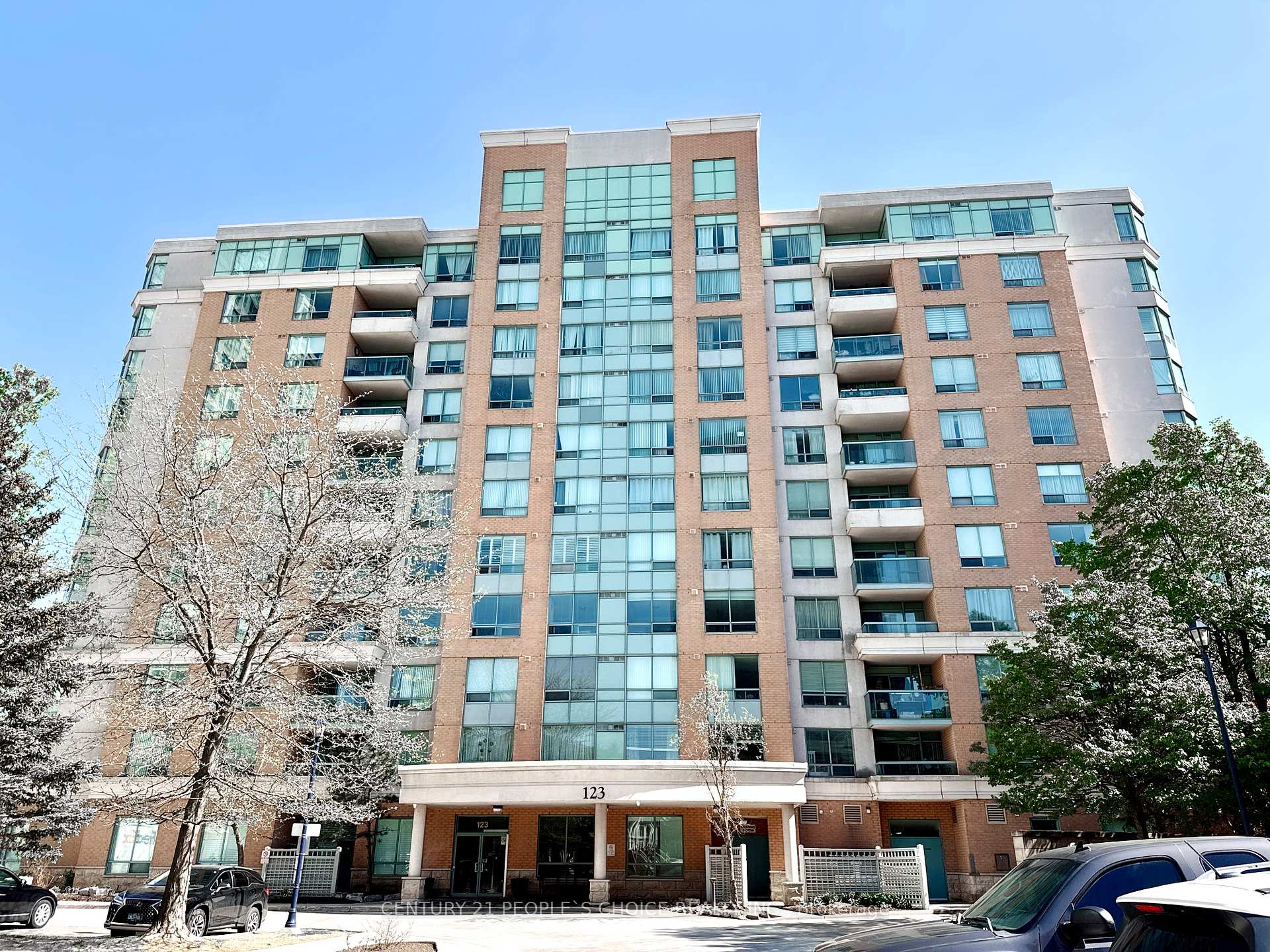 3 Bedrooms Co-op at 123 Omni, Toronto For sale