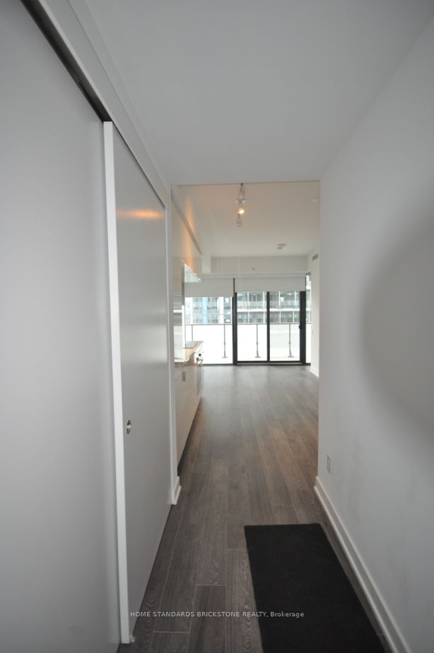 #2011 - 185 Roehampton Avenue, Toronto, ON M4P 0C6