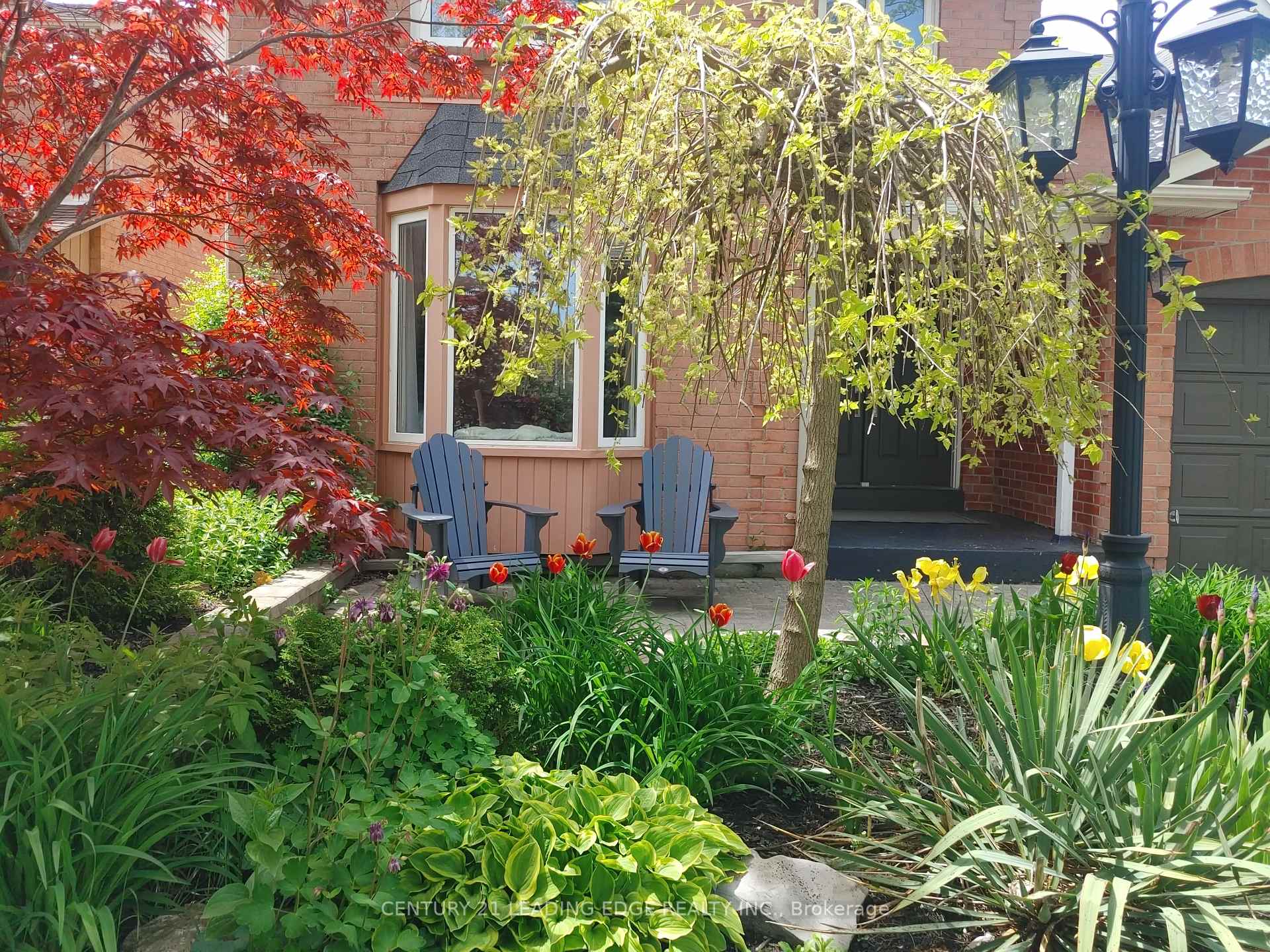724 Barnes Crescent, Oshawa, ON L1J 8K1