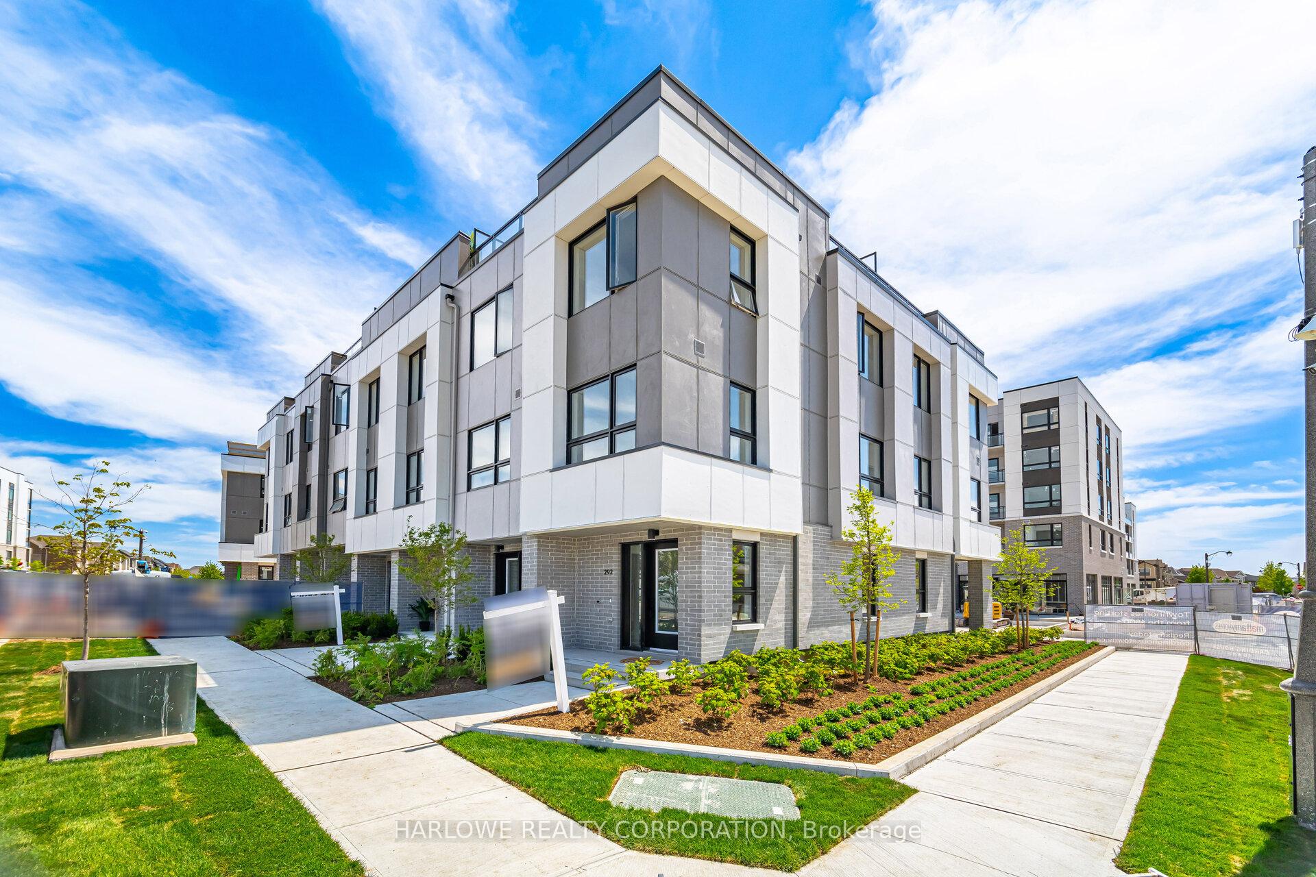 3 Bedrooms Condo at 274 Ironside, Oakville For sale