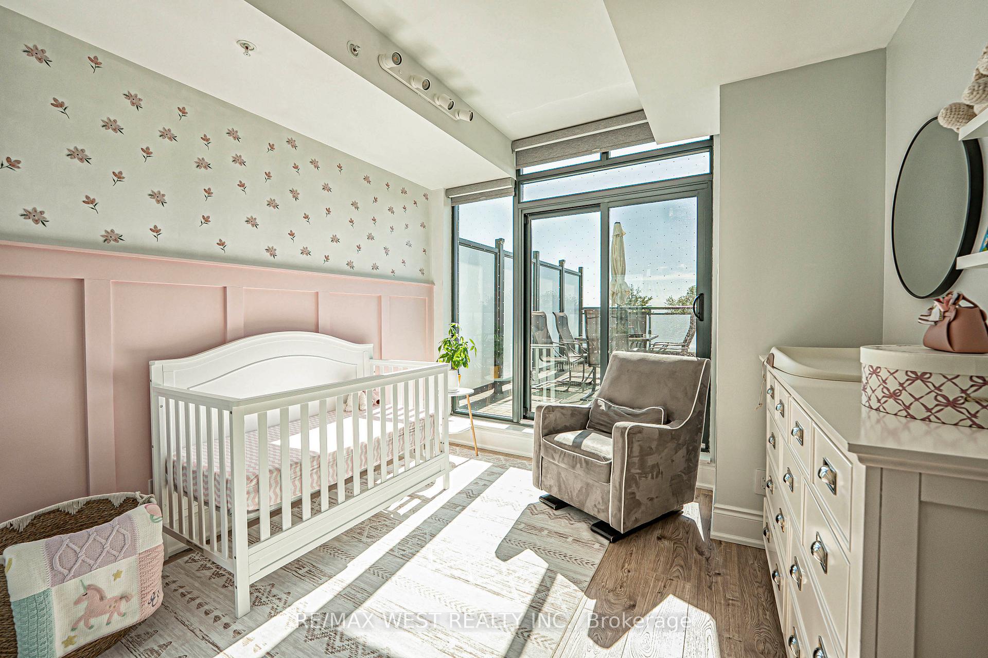 2 Bedrooms Condo at 2522 Keele, Toronto For sale