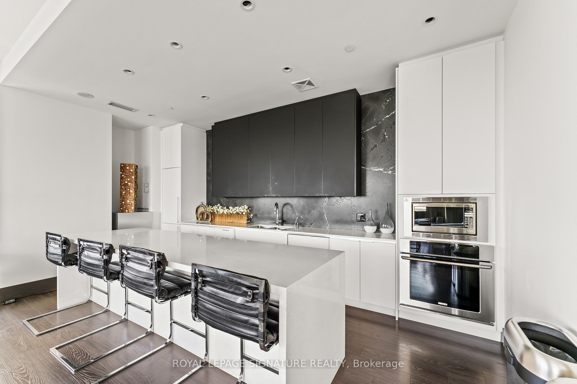 2 Bedrooms Condo at 1830 Bloor, Toronto For sale