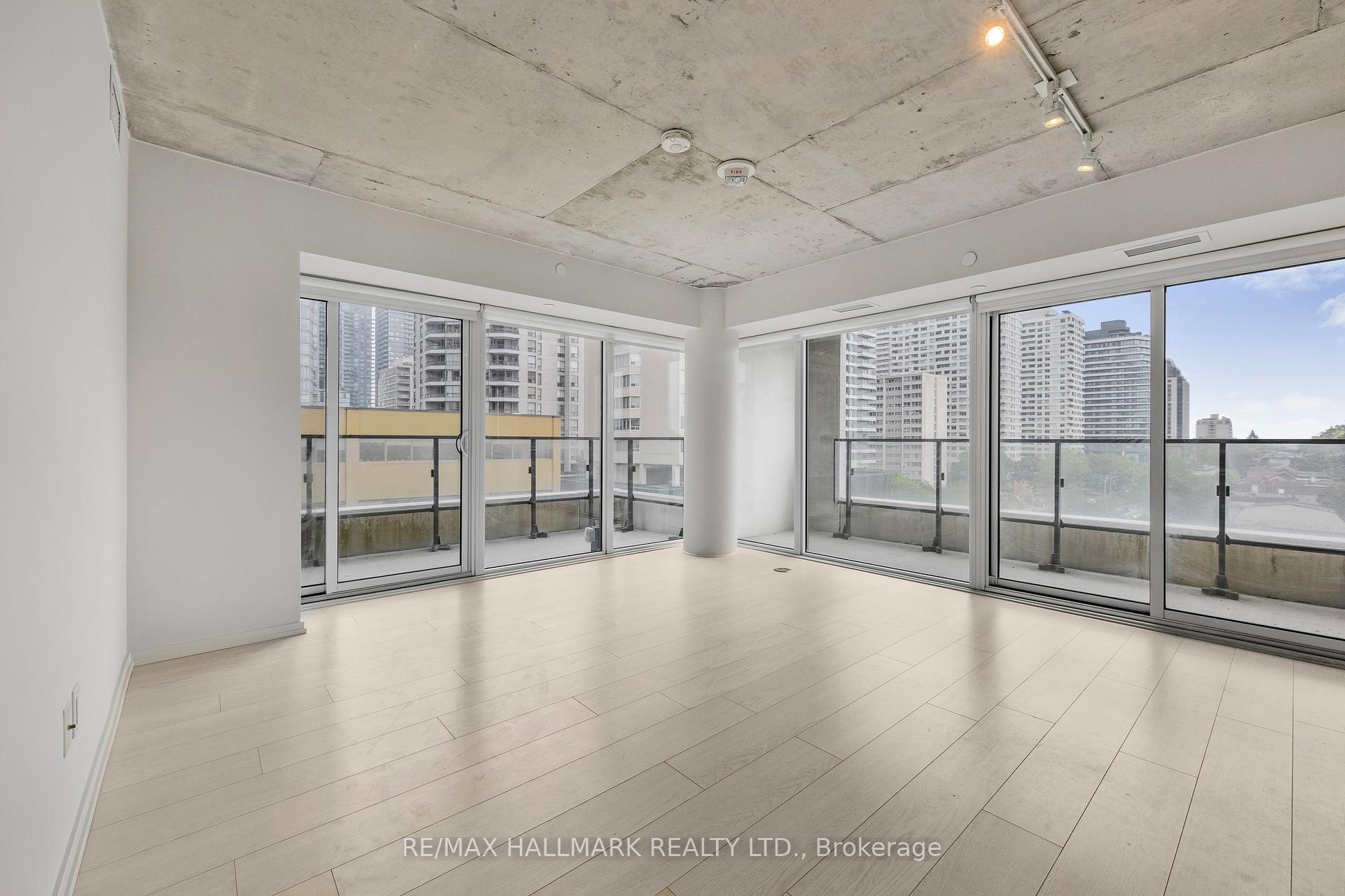 2 Bedrooms Condo at 5 Soudan, Toronto For sale