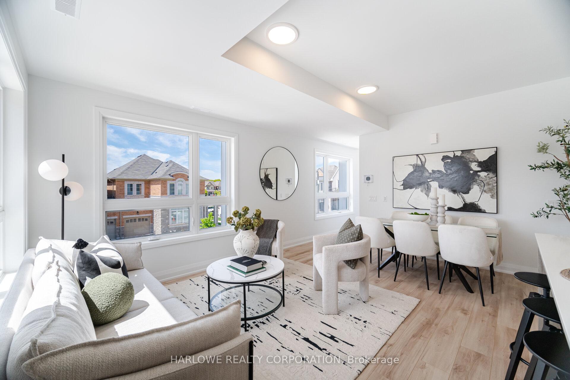 3 Bedrooms Condo at 274 Ironside, Oakville For sale