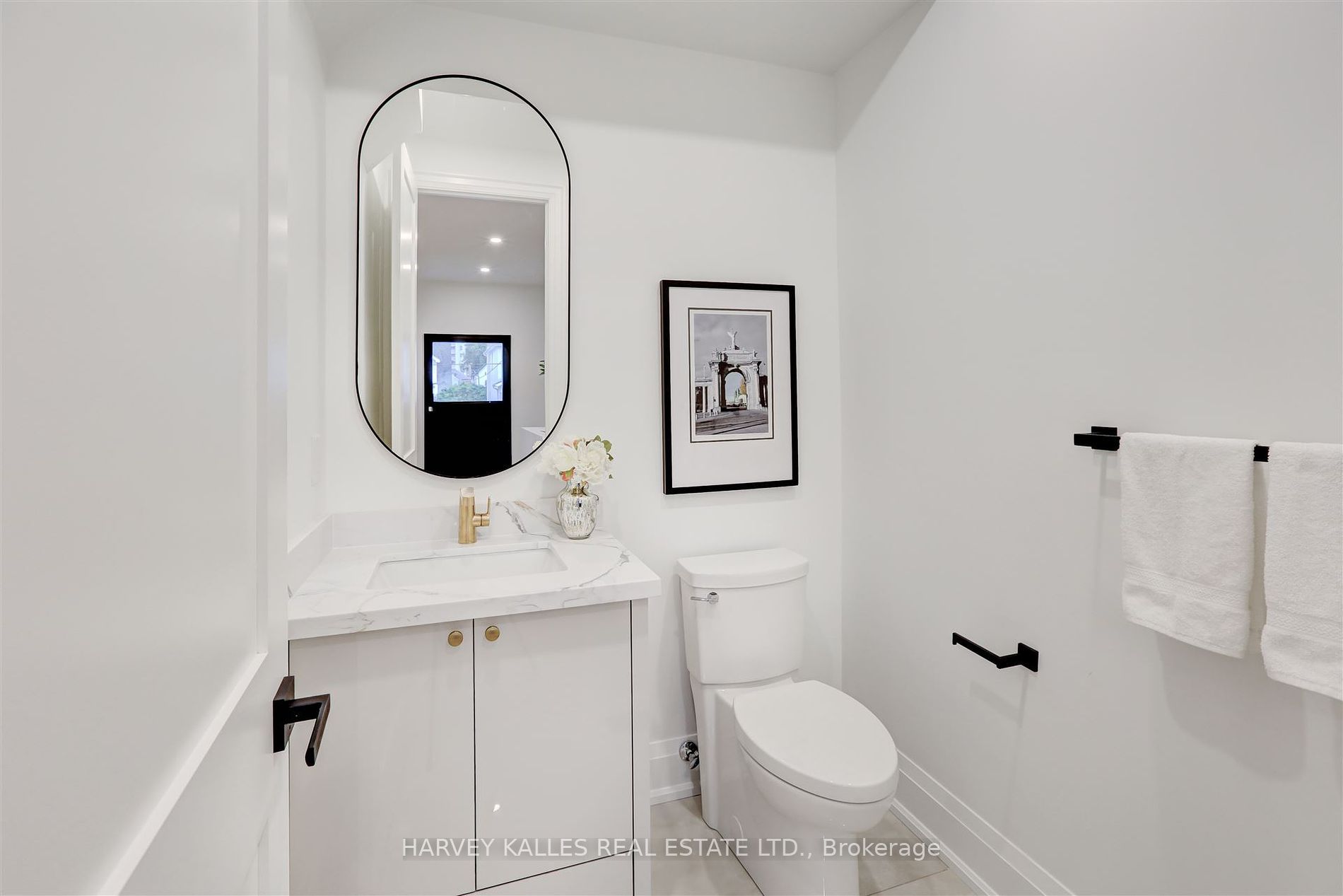 7B Bracebridge Avenue