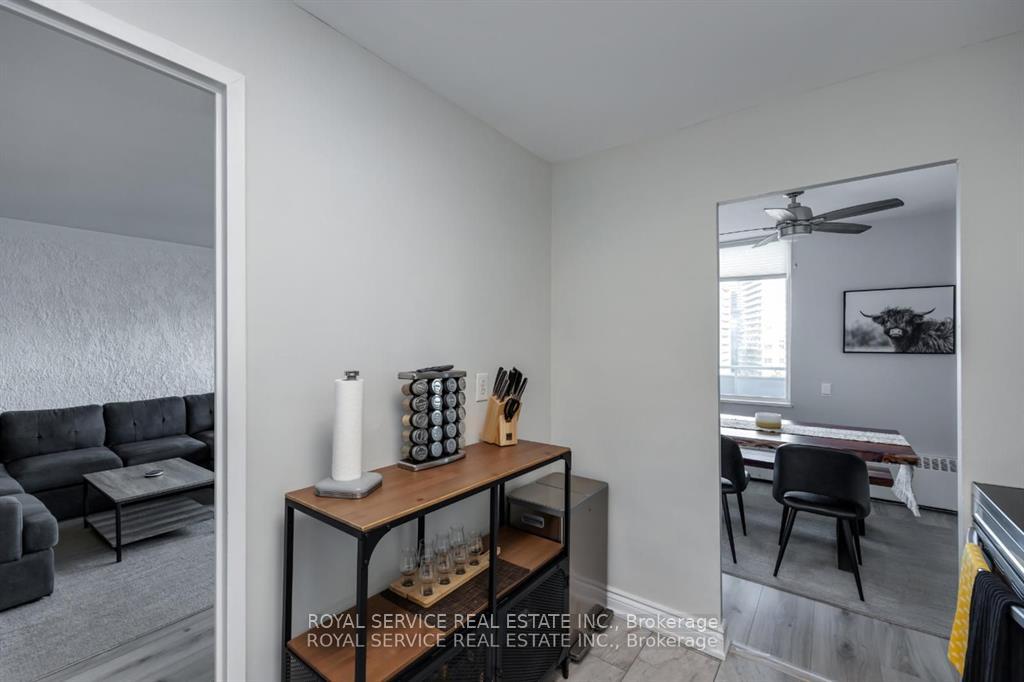 1 Bedroom Condo at 10 Parkway Forest,  Toronto For sale