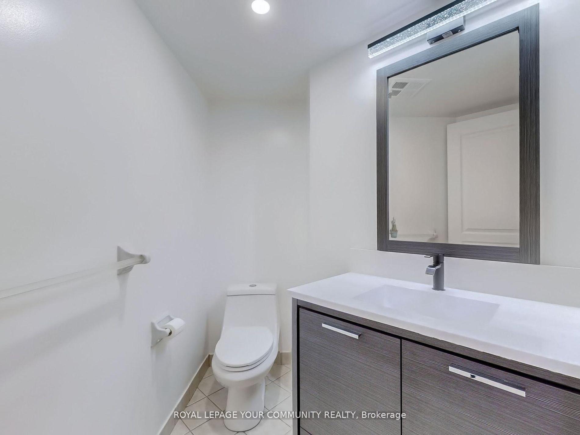 2 Bedrooms Condo at 15 Northtown,  Toronto For sale