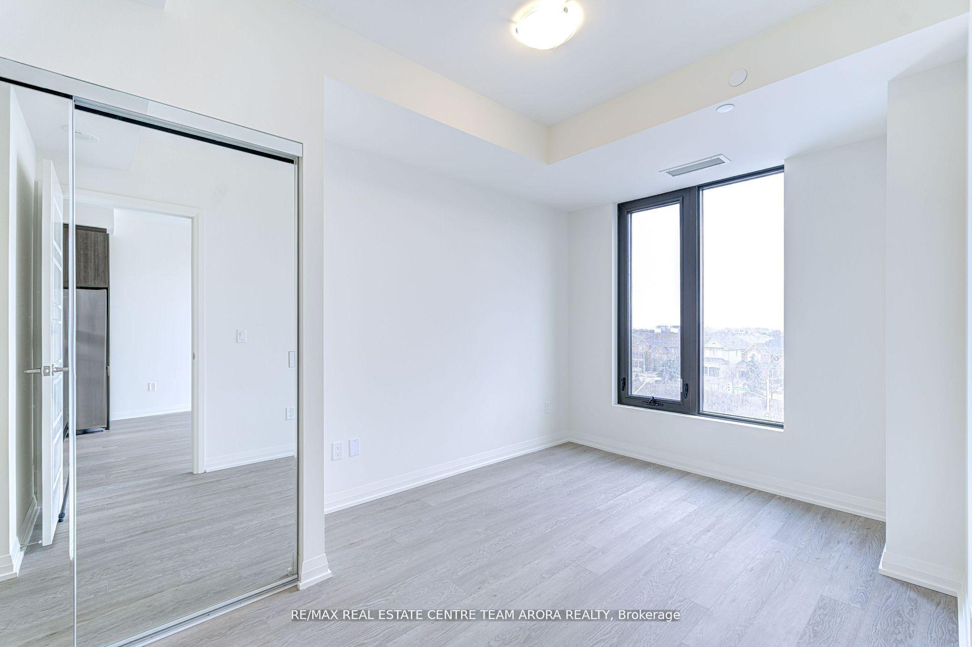 2 Bedrooms Condo at 1415 Dundas, Oakville For sale