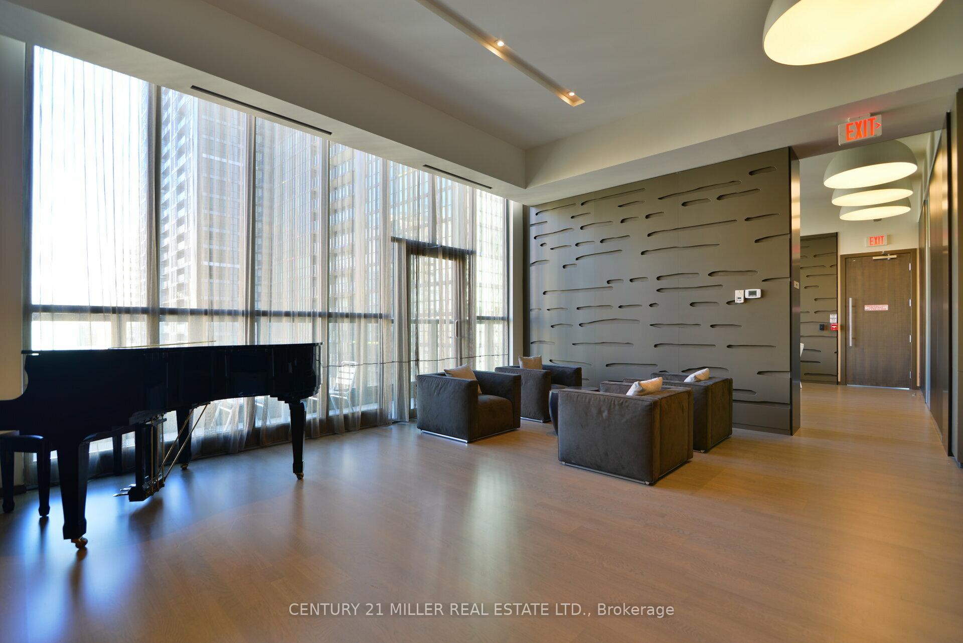 2 Bedrooms Condo at 101 Charles, Toronto For sale