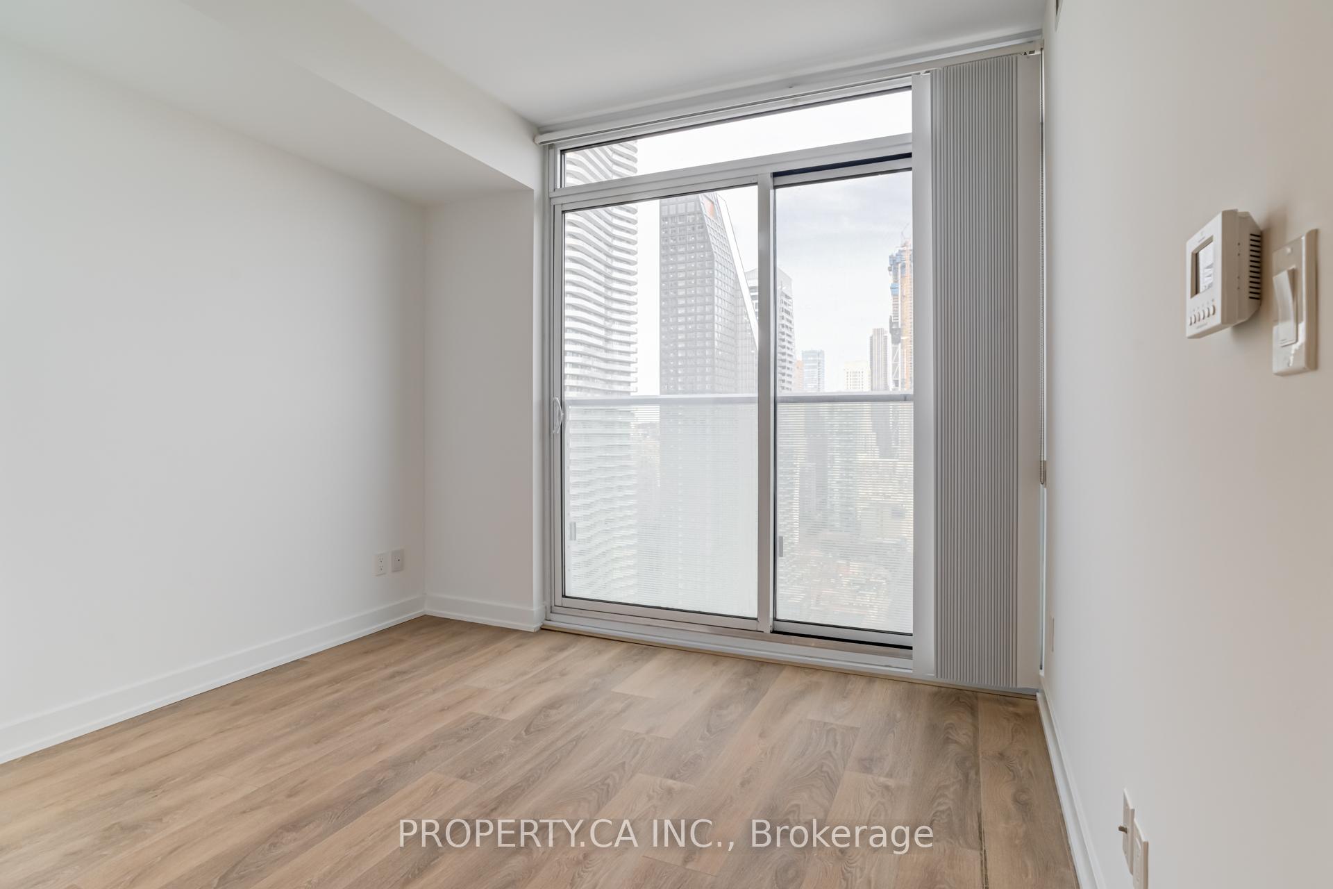 2 Bedrooms Condo at 501 Yonge, Toronto For sale