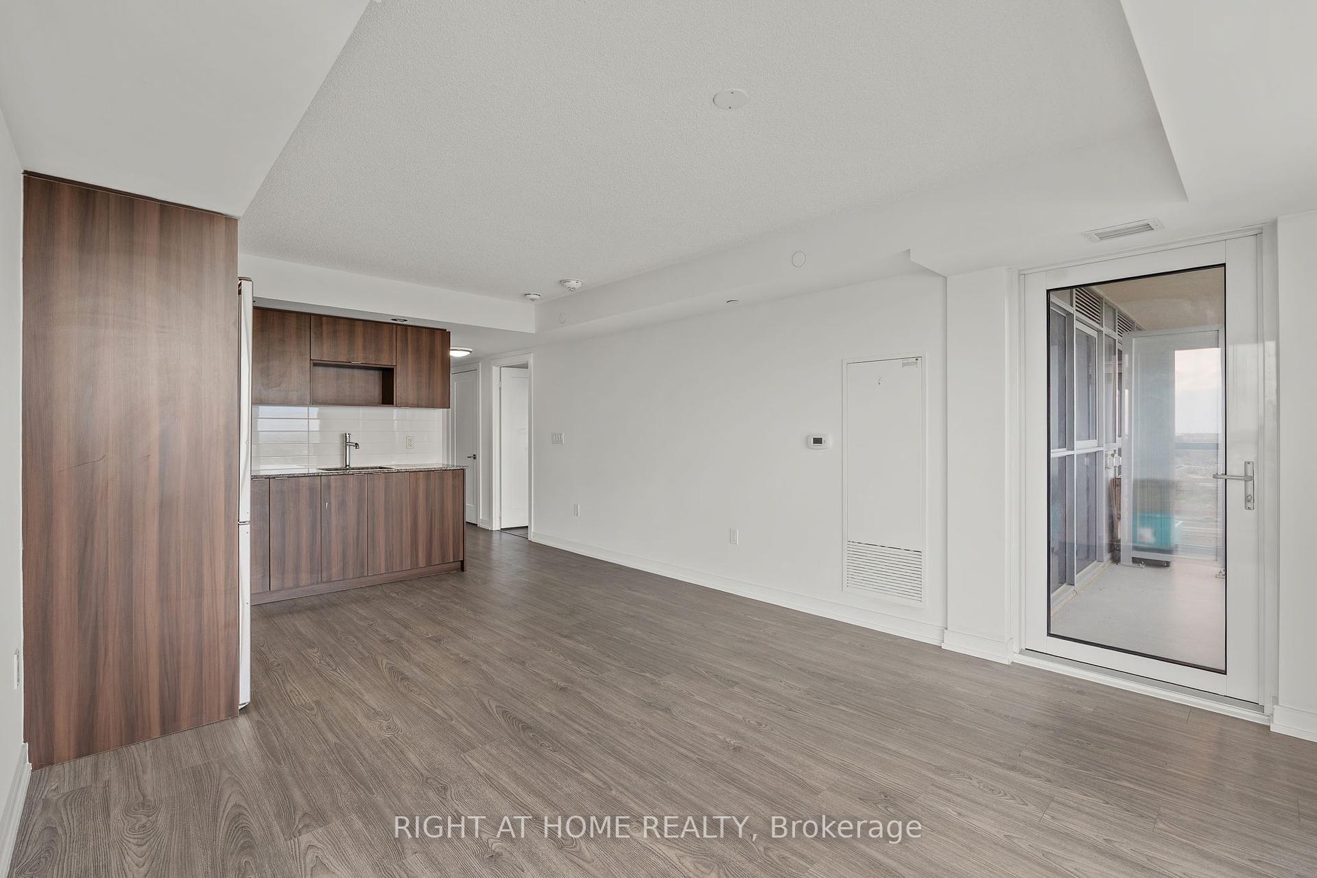 2 Bedrooms Condo at 225 Village Green, Toronto For sale