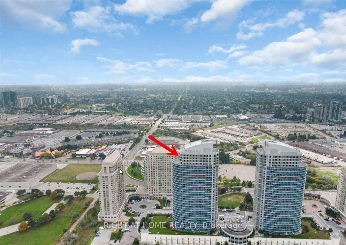 2 Bedrooms Condo at 38 Lee Centre, Toronto For sale