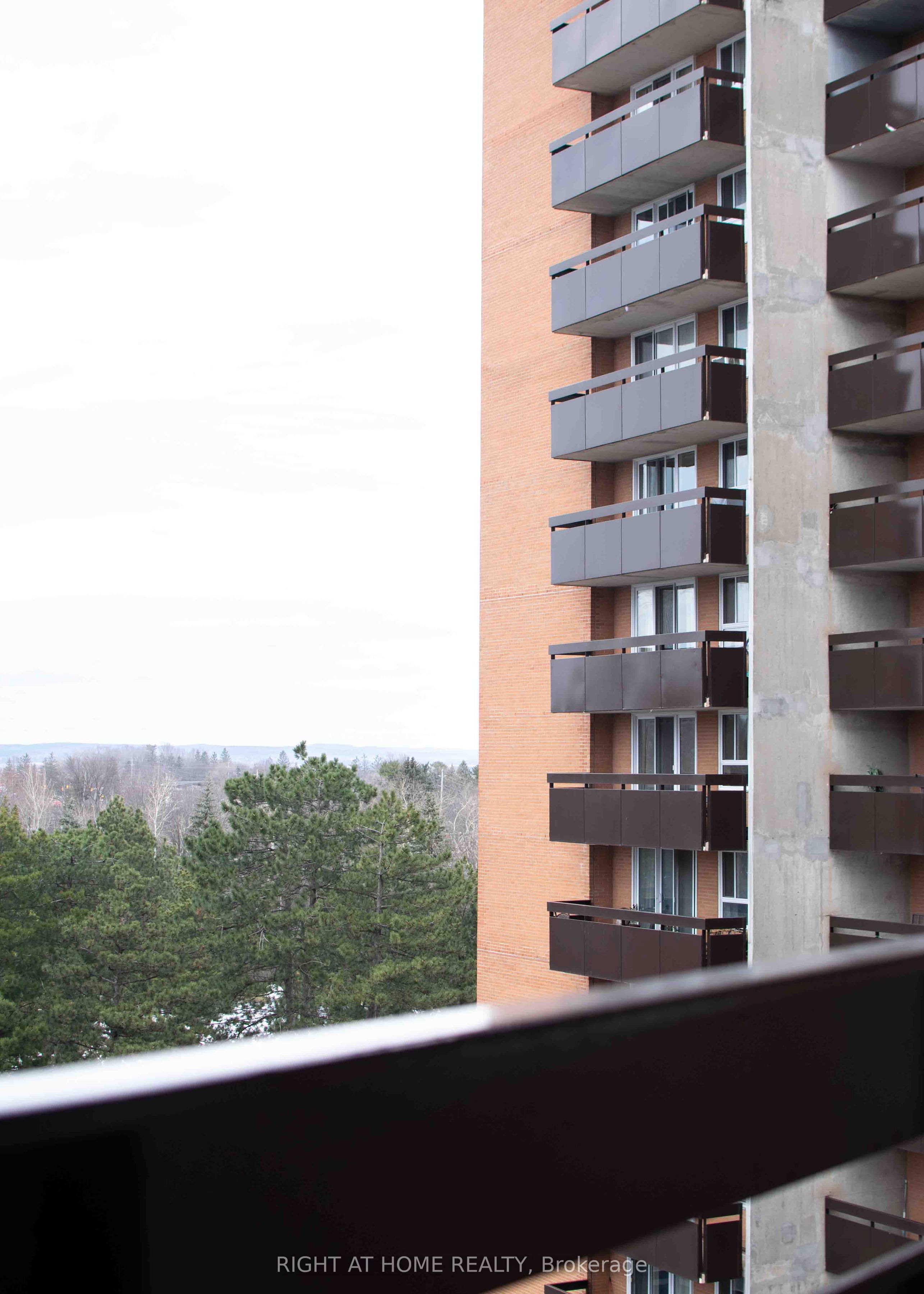 2020 JASMINE Crescent, #704