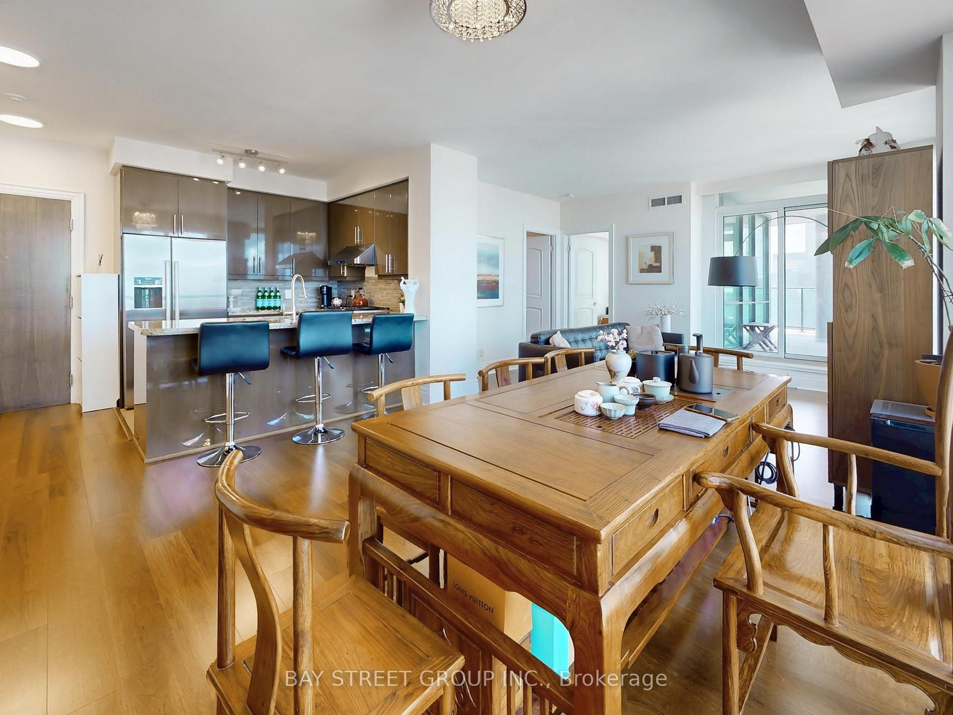 3 Bedrooms Condo at 33 BAY, Toronto For sale