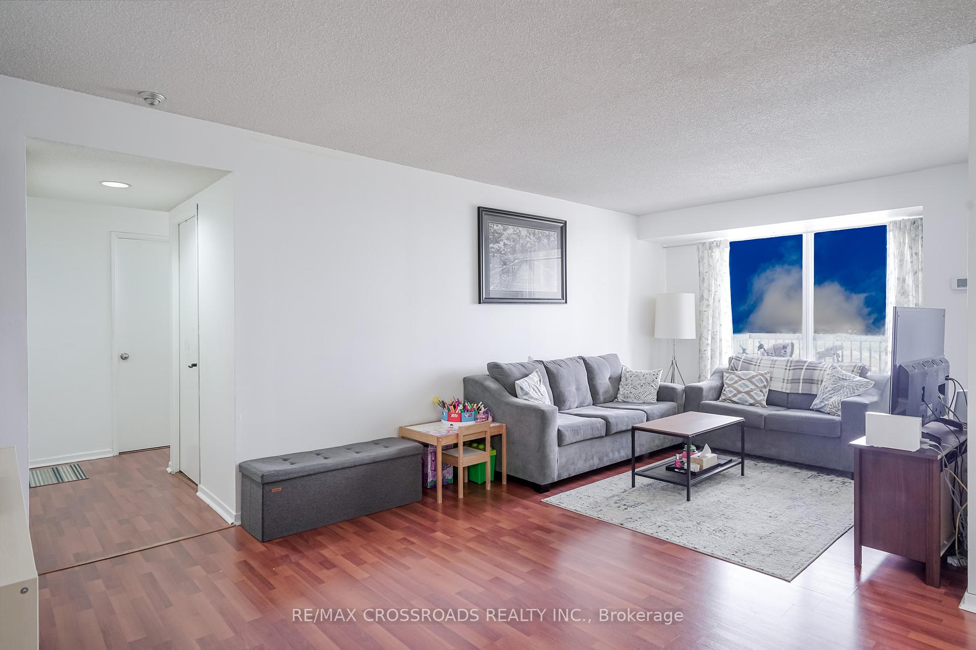 3 Bedrooms Condo at 15 Sewells, Toronto For sale