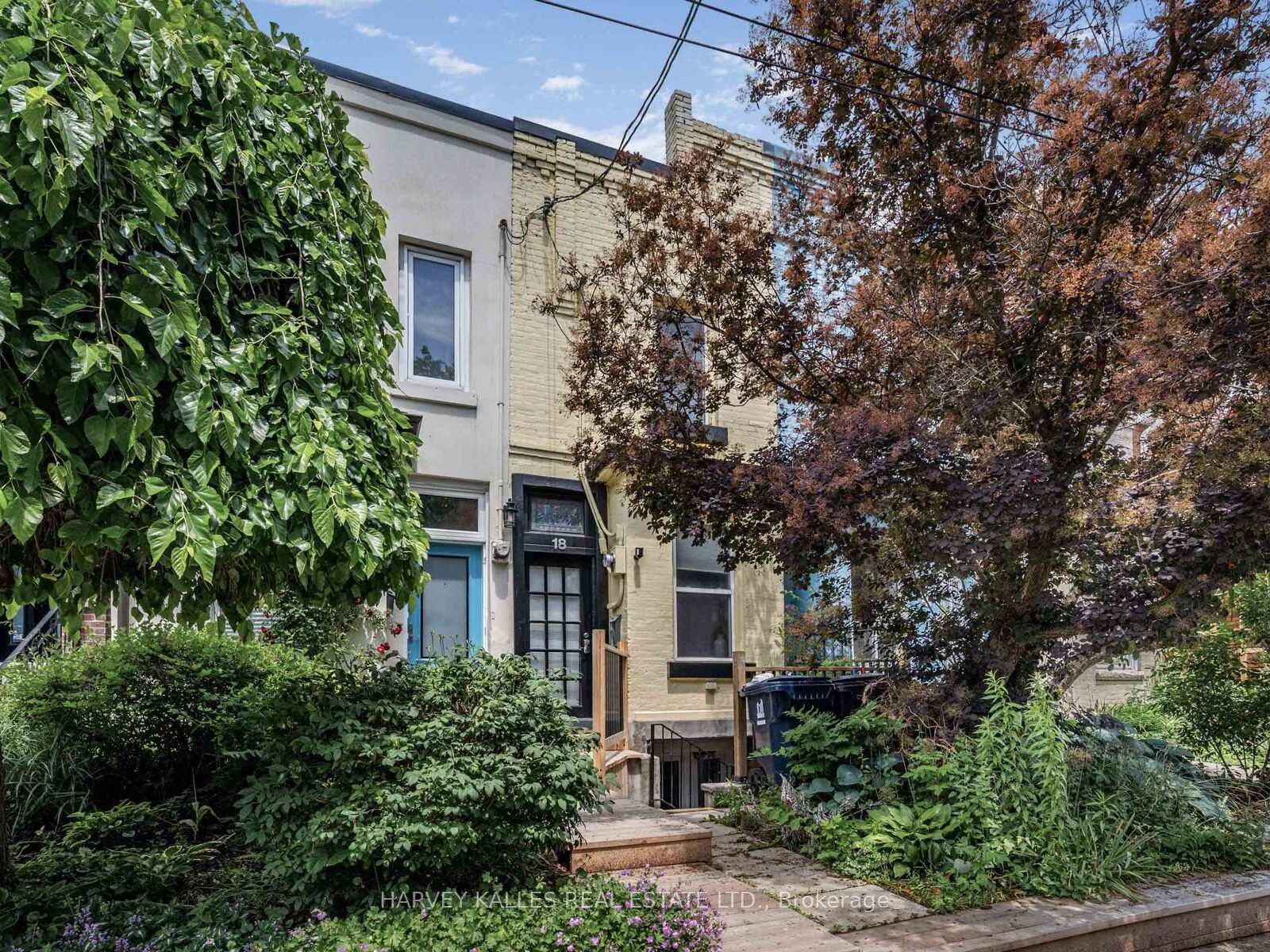 18 Saunders Avenue
