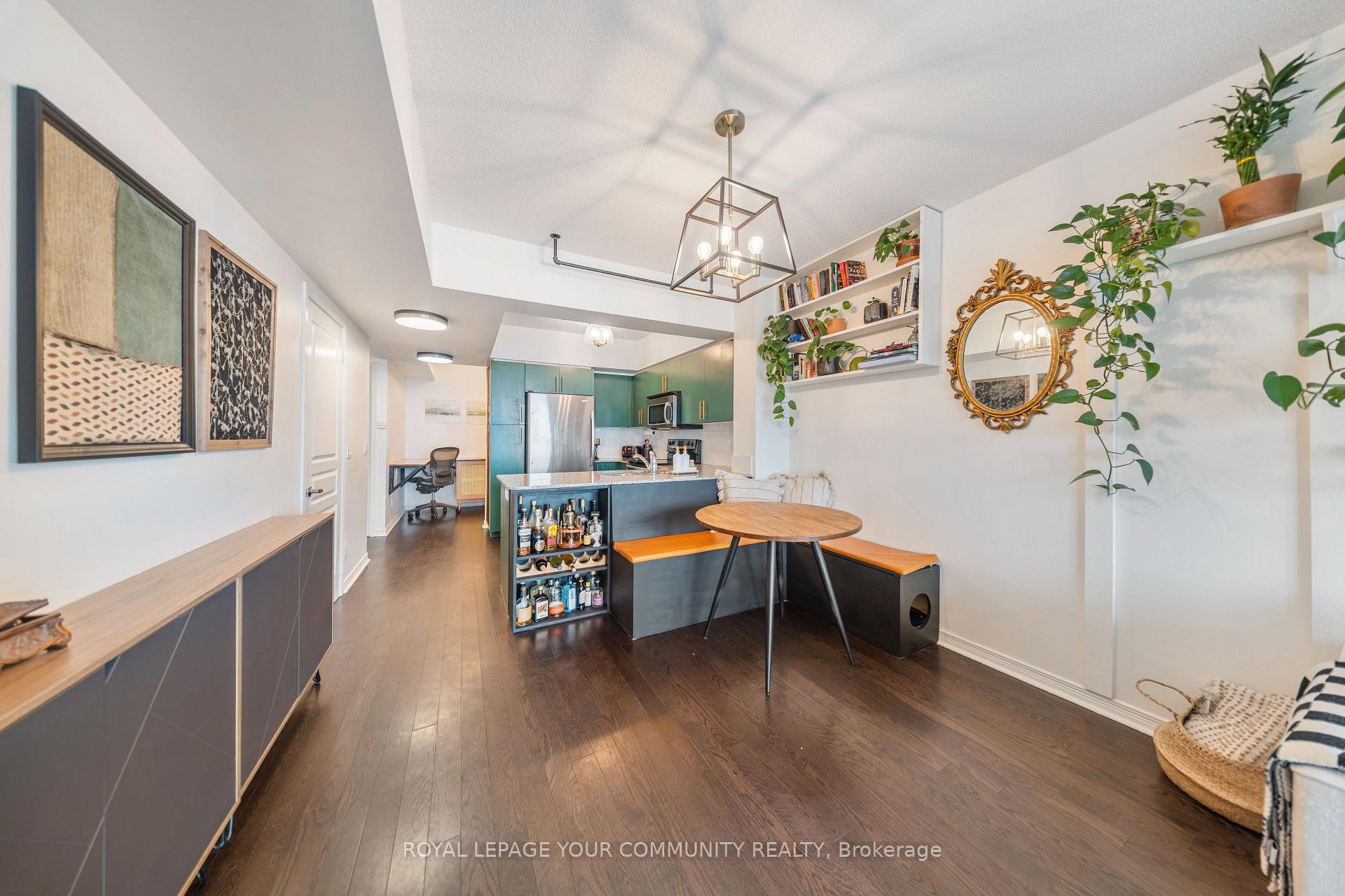 2 Bedrooms Condo at 15 Legion, Toronto For sale