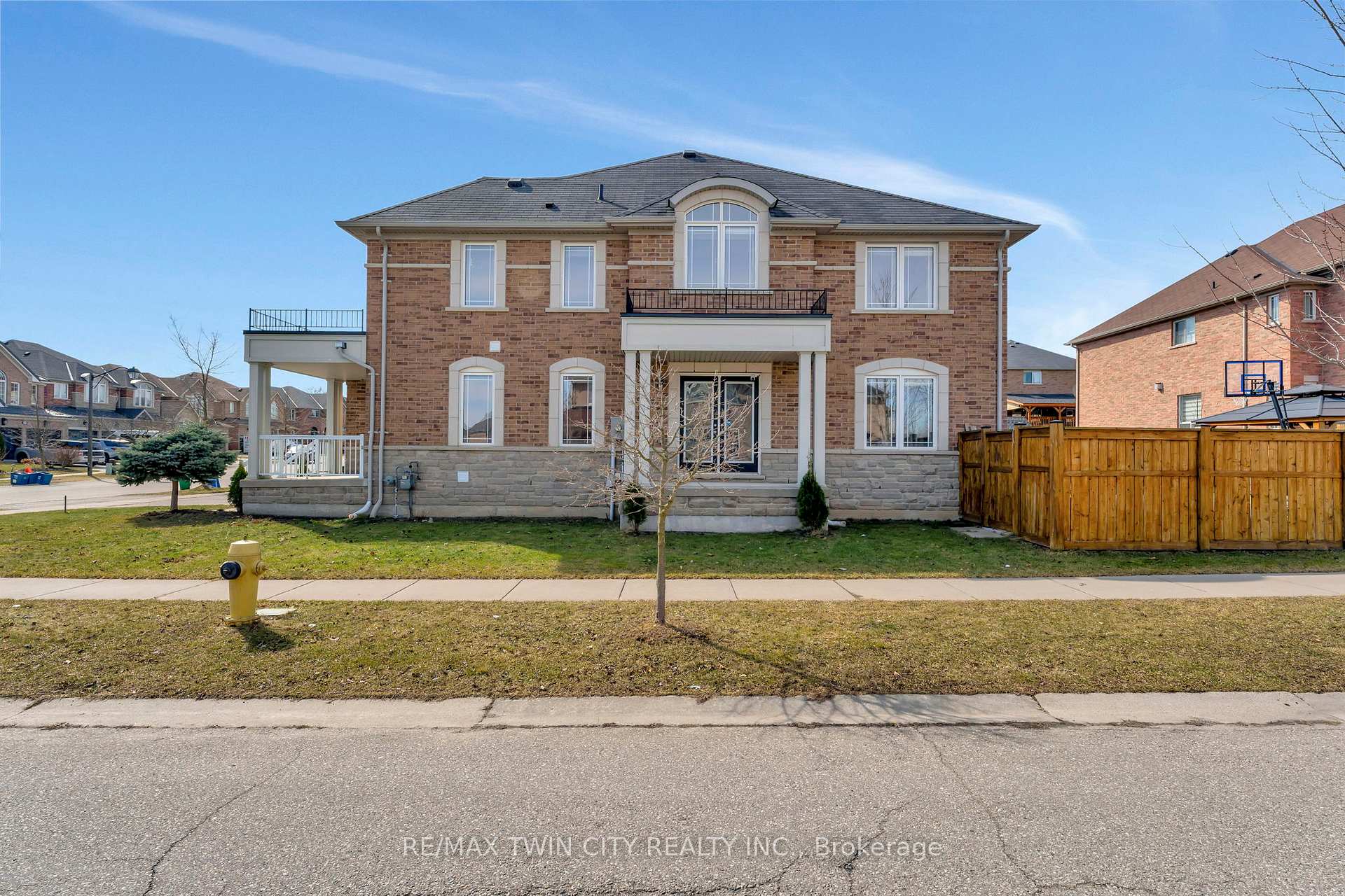 241 Thomas Avenue, Brantford, ON N3S 0E1