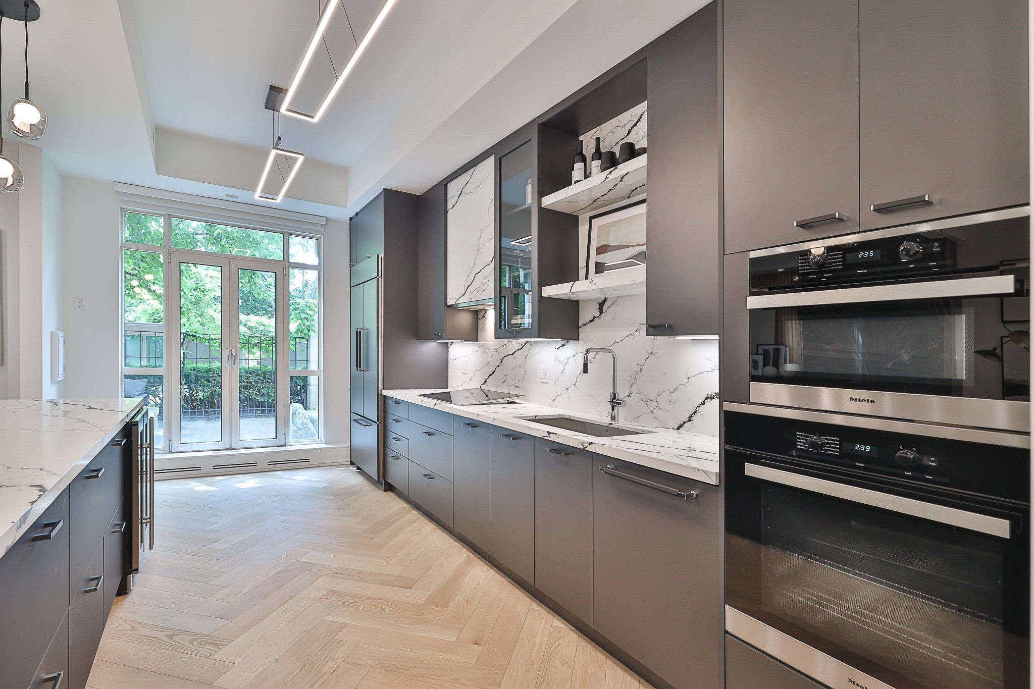 38 Avenue Road 111