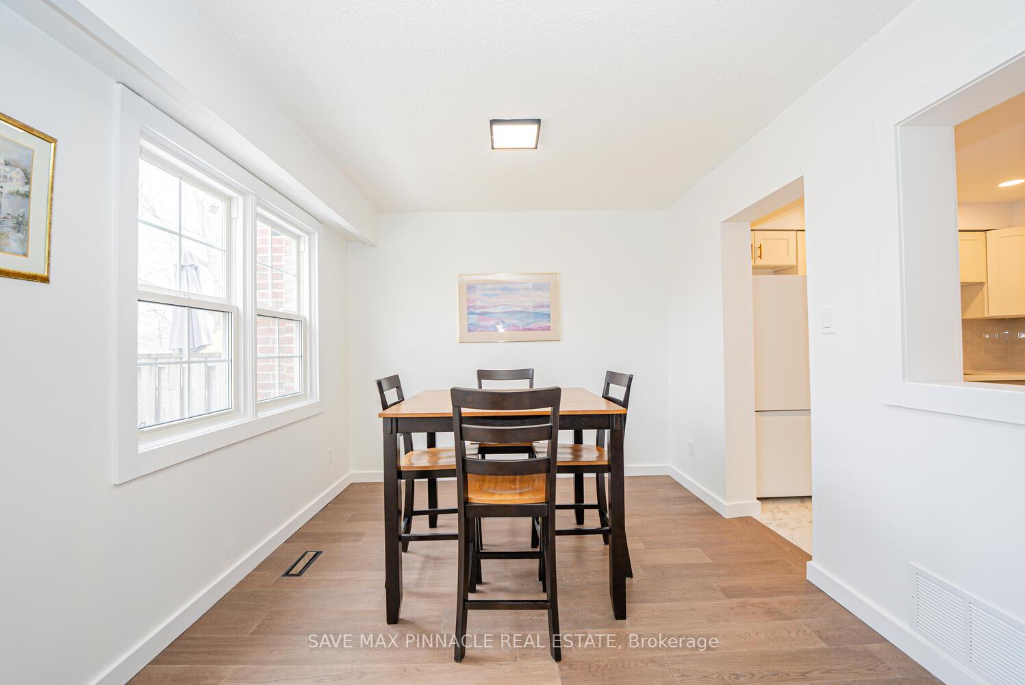 4 Bedrooms Condo at 2120 Rathburn,  Mississauga For sale
