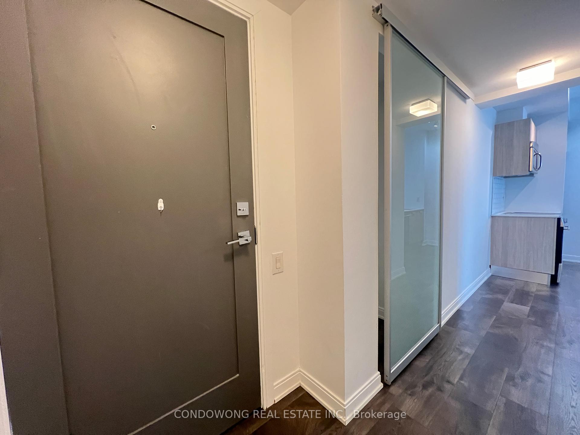 2 Bedrooms Condo at 42 Charles, Toronto For sale