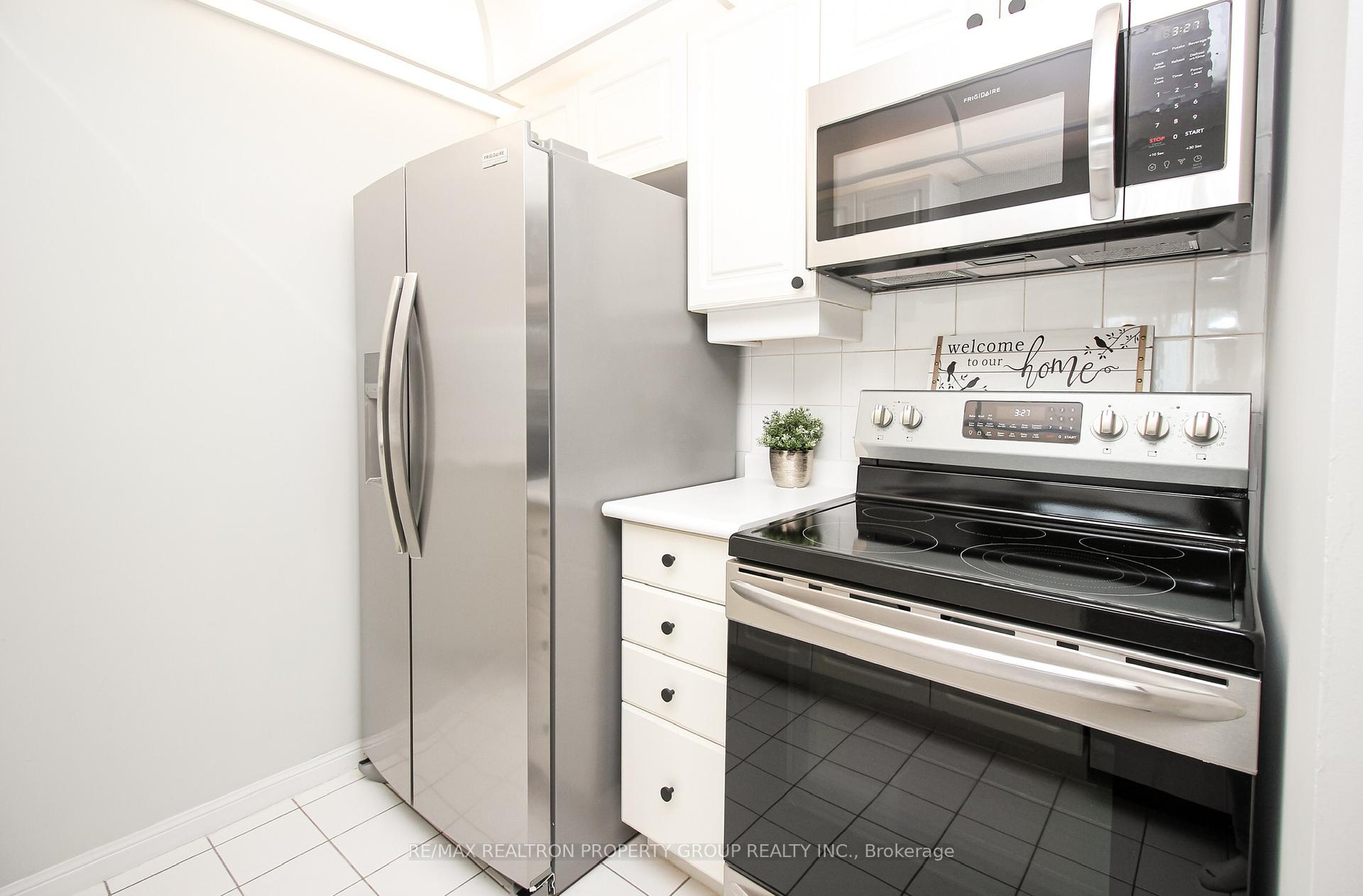 2 Bedrooms Condo at 88 Corporate, Toronto For sale