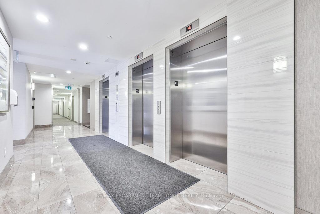 1 Bedroom Condo at 2490 Old Bronte,  Oakville For sale