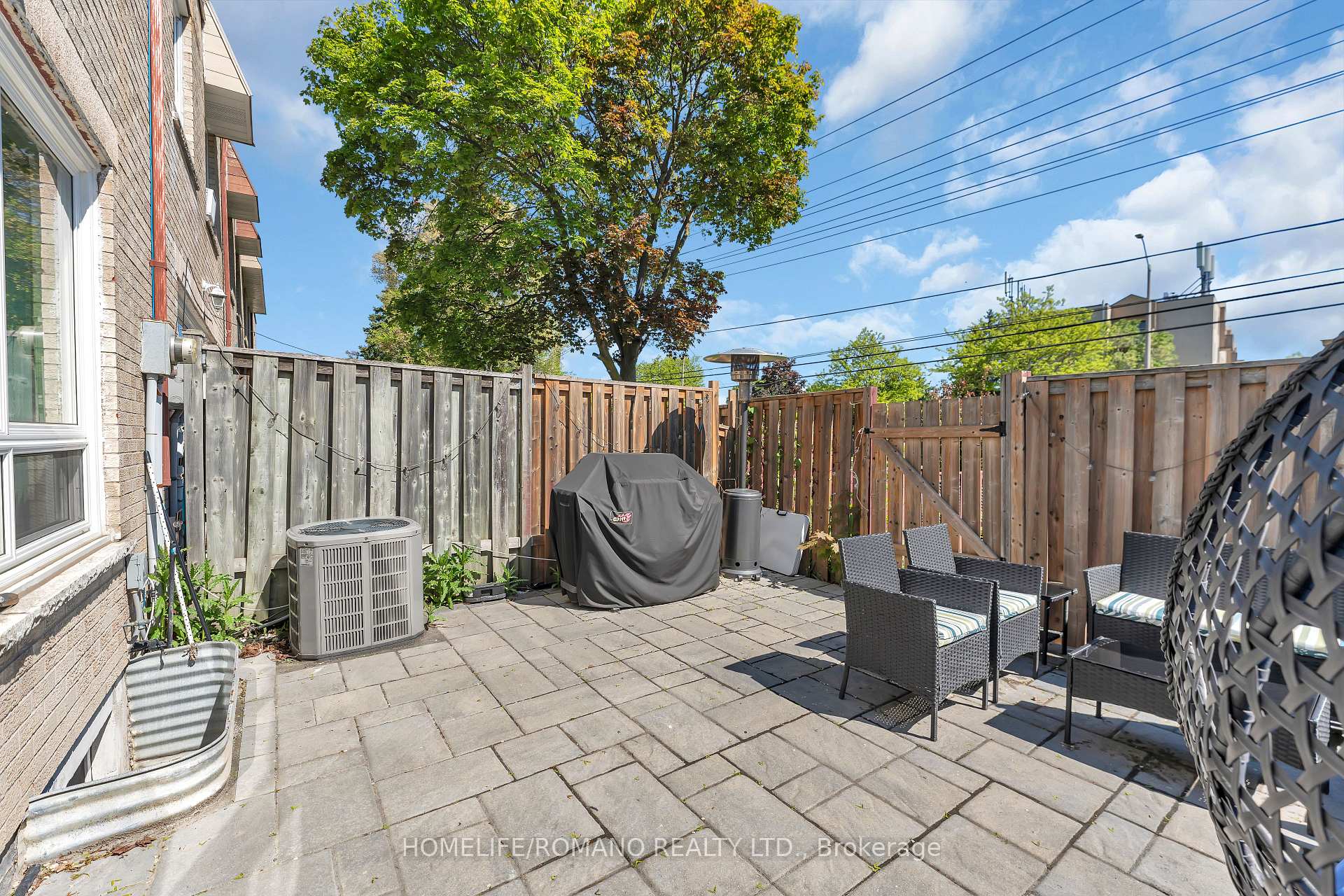 4 Bedrooms Condo at 7440 Goreway, Mississauga For sale