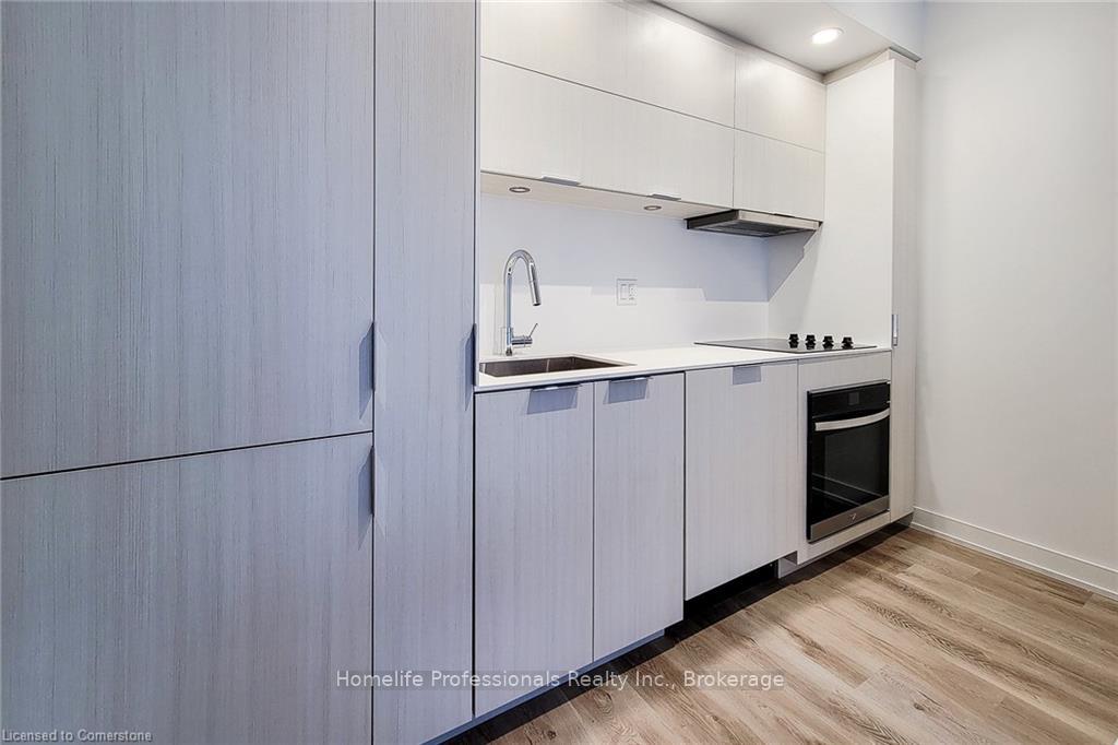 1 Bedroom Condo at 370 Martha,  Burlington For sale
